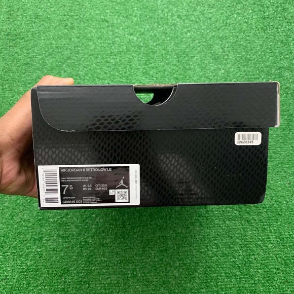 🦴*NEW* Air Jordan 11 Retro Low “Snake Light Bone” - Picture 11 of 11